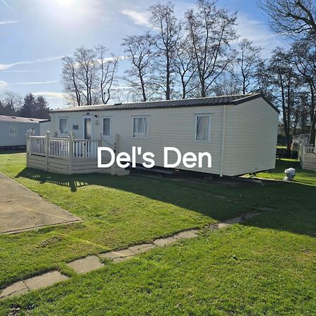 Del'S Den Lakeside Weeley Bridge Luaran gambar