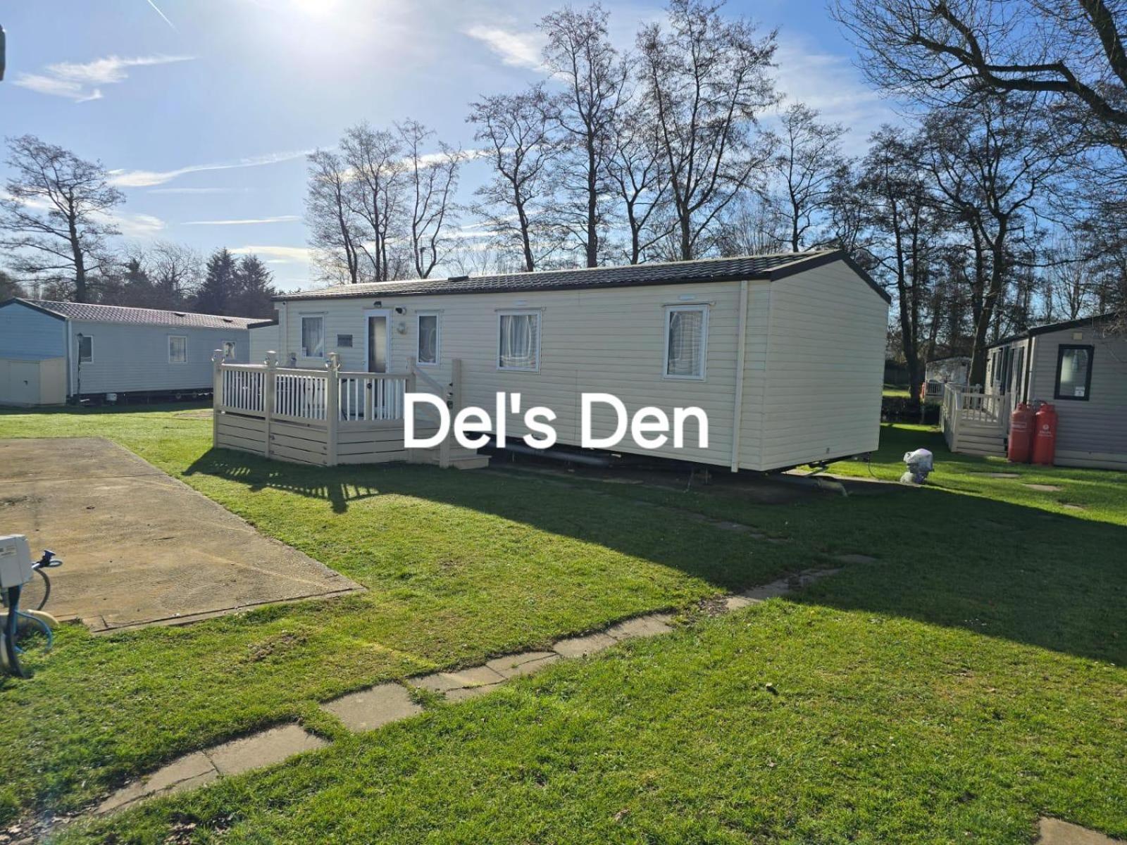 Del'S Den Lakeside Weeley Bridge Luaran gambar