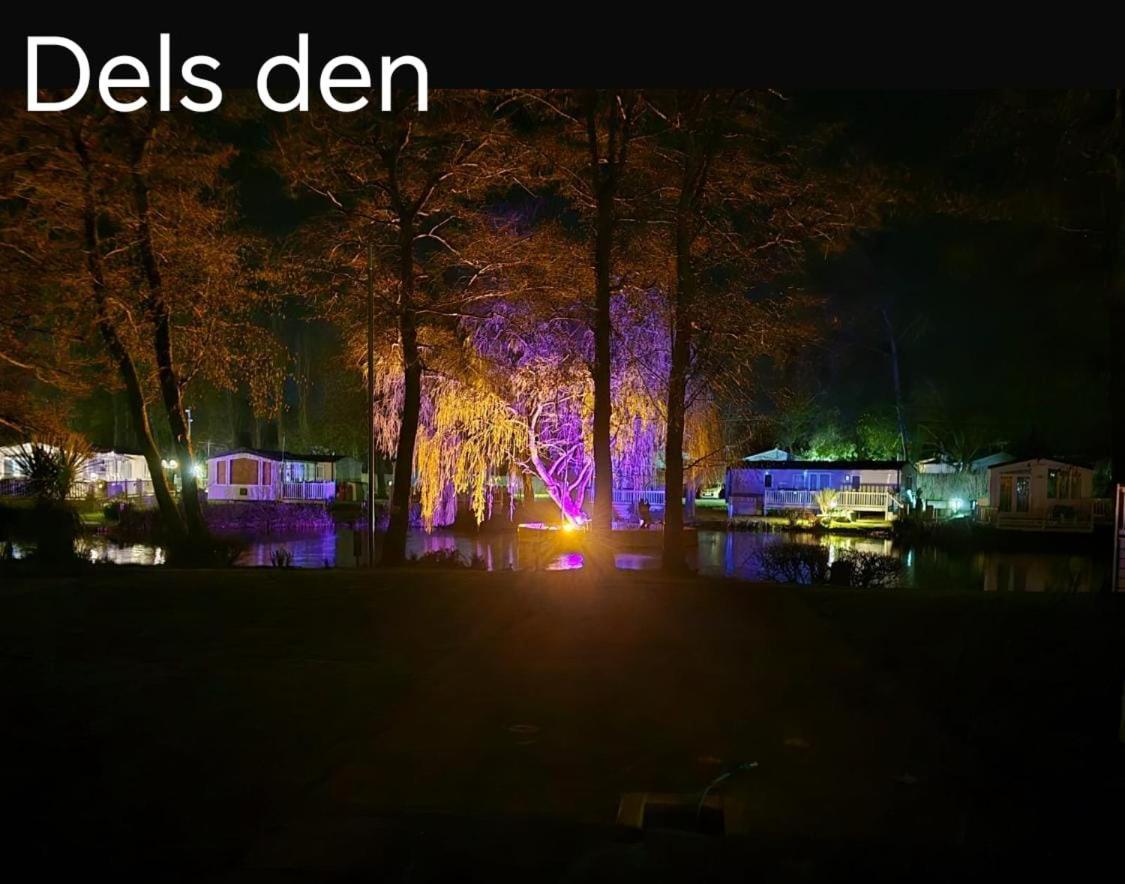 Del'S Den Lakeside Weeley Bridge Luaran gambar