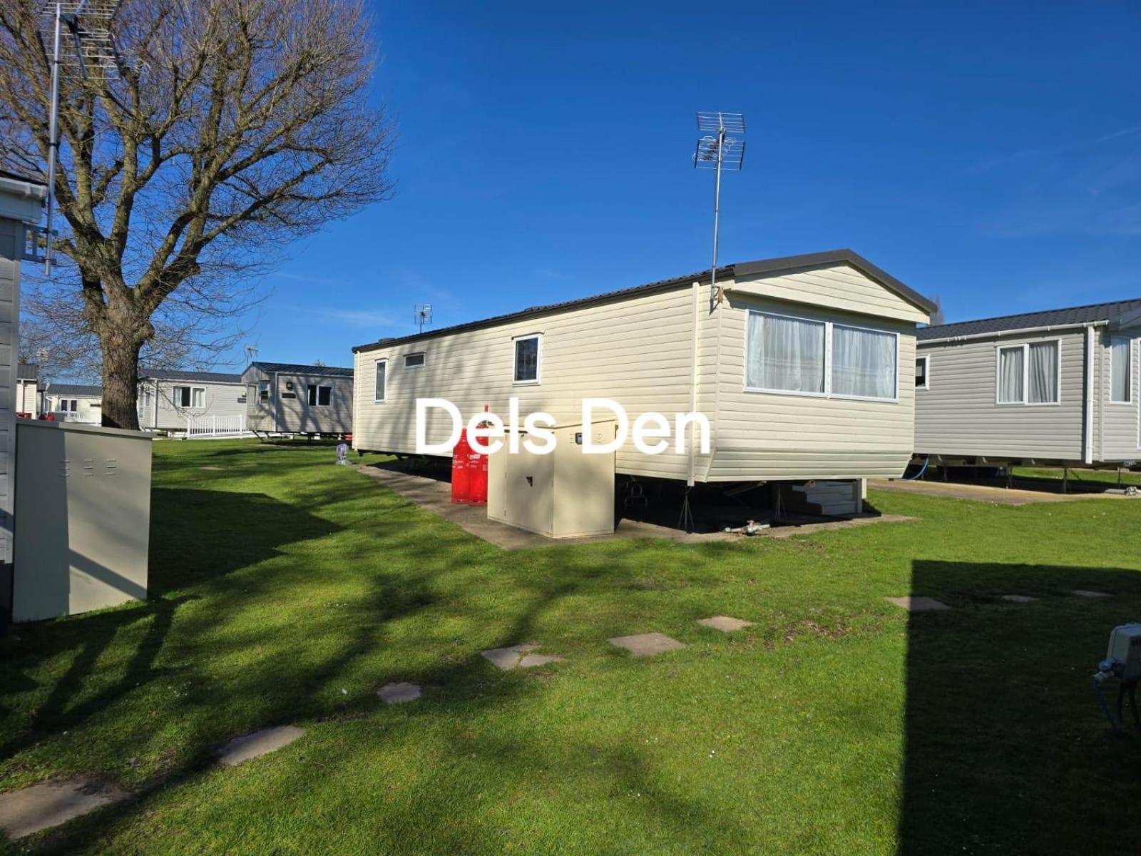 Del'S Den Lakeside Weeley Bridge Luaran gambar